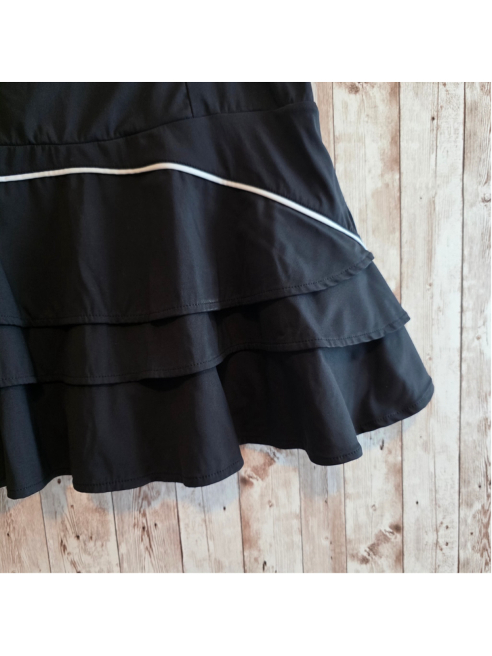 Women's Athletic Skort, Black and White, Size M - Picture 4 of 9